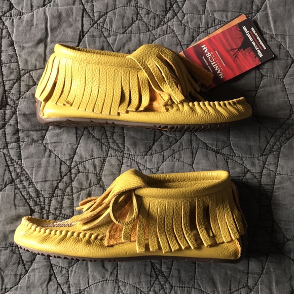 NWT Manitobah Mukluks Paddle Grain Tan Moccasins size 8 - Picture 6 of 11